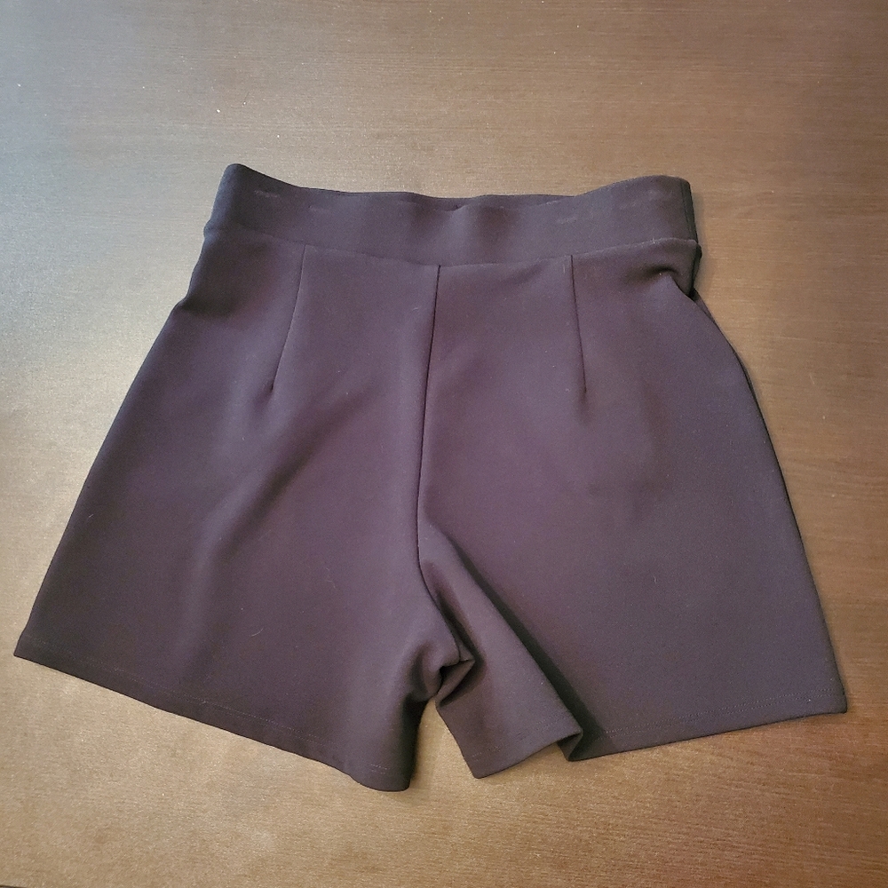 H&M Women's Black High Waist Shorts with Button Detail Size S - Picture 3 of 4